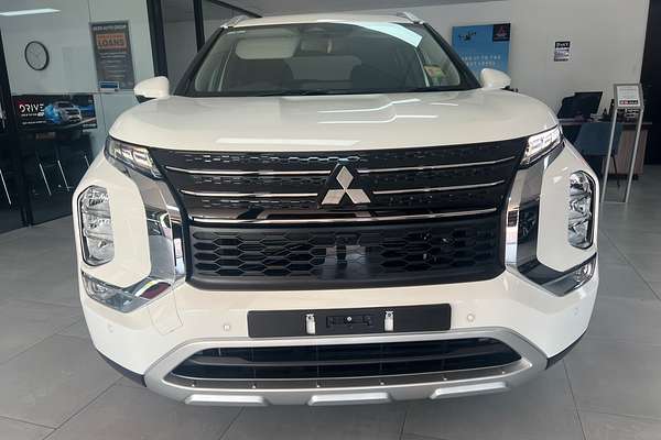 2024 Mitsubishi Outlander LS ZM
