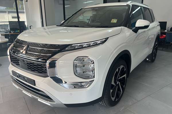 2024 Mitsubishi Outlander LS ZM