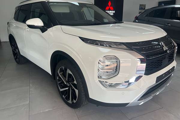 2024 Mitsubishi Outlander LS ZM