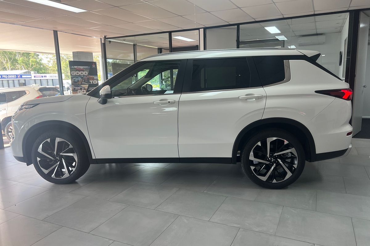 2024 Mitsubishi Outlander LS ZM