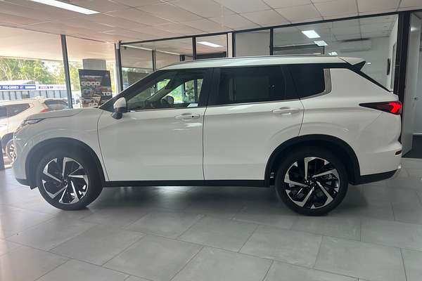 2024 Mitsubishi Outlander LS ZM