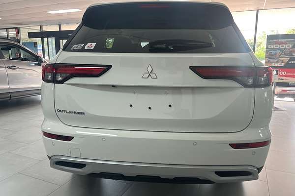 2024 Mitsubishi Outlander LS ZM