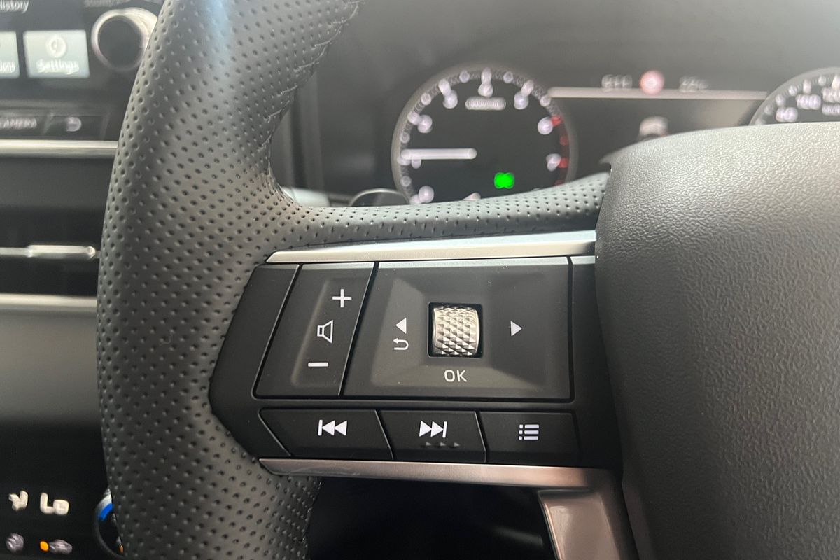 2024 Mitsubishi Outlander LS ZM