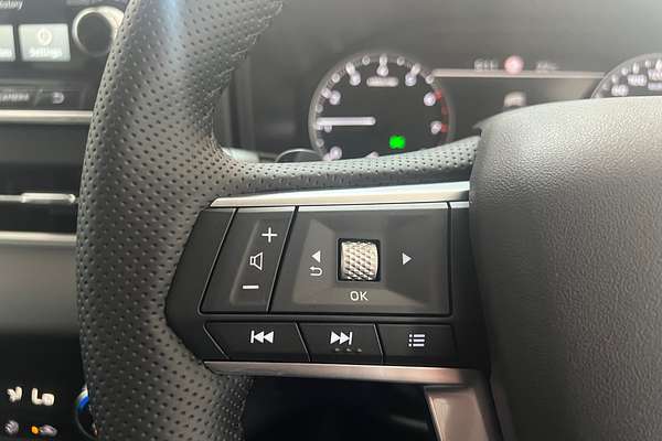 2024 Mitsubishi Outlander LS ZM