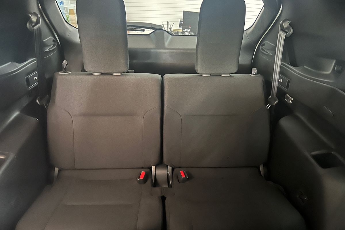 2024 Mitsubishi Outlander LS ZM