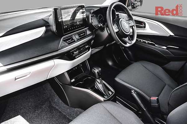2025 Suzuki Swift Hybrid GLX UZ