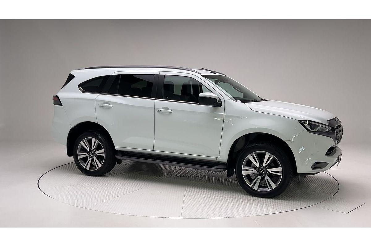 2022 Isuzu MU-X LS-T