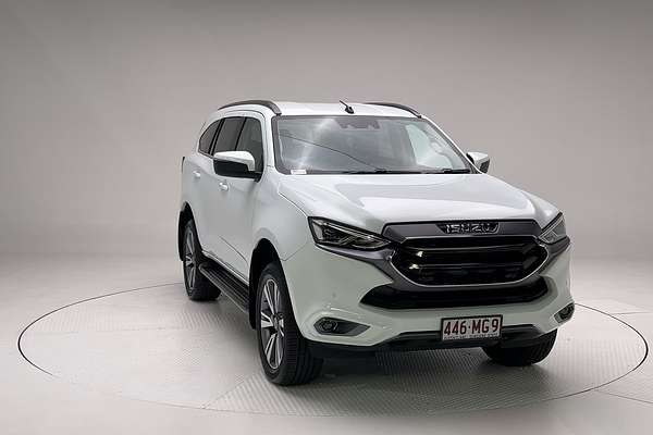 2022 Isuzu MU-X LS-T