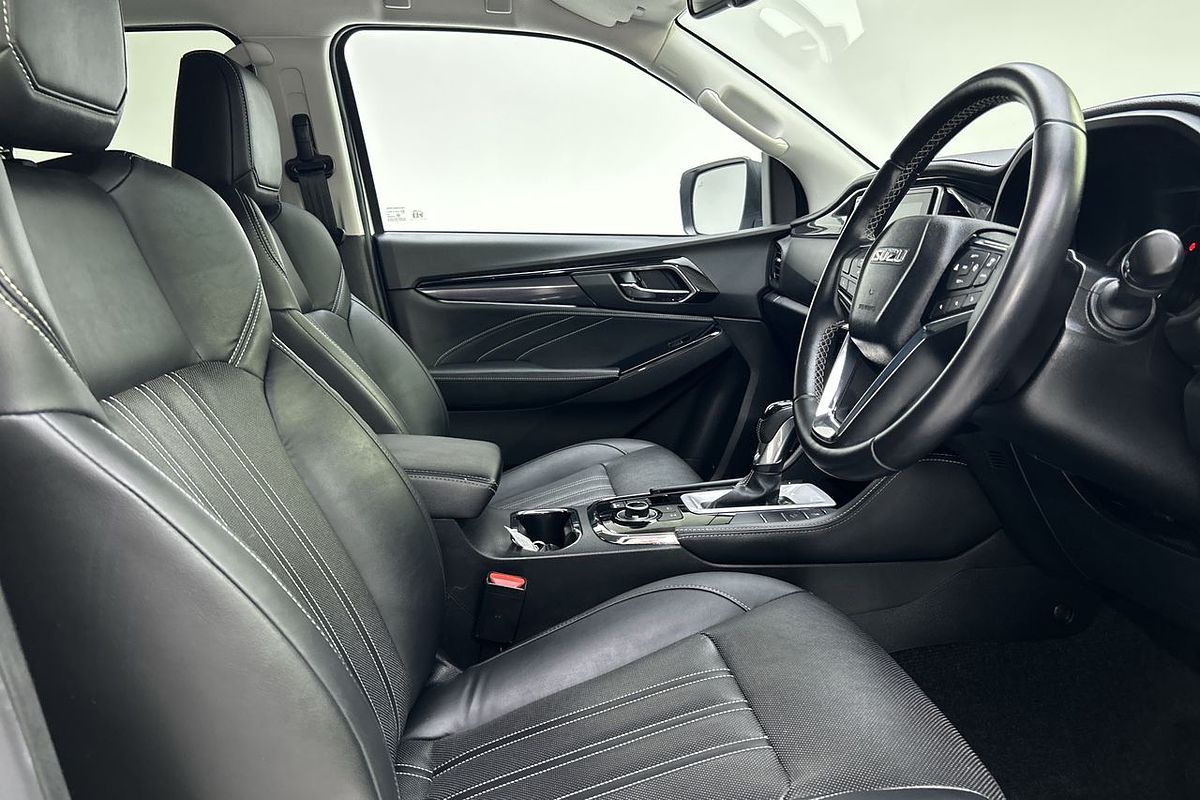 2022 Isuzu MU-X LS-T