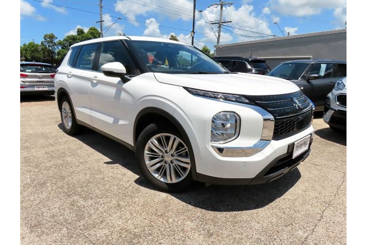 2022 Mitsubishi Outlander ES ZM