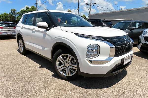 2022 Mitsubishi Outlander ES ZM