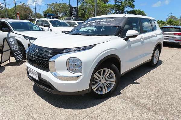 2022 Mitsubishi Outlander ES ZM
