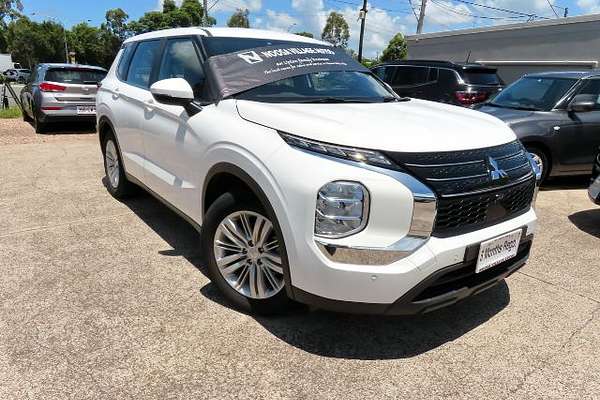 2022 Mitsubishi Outlander ES ZM