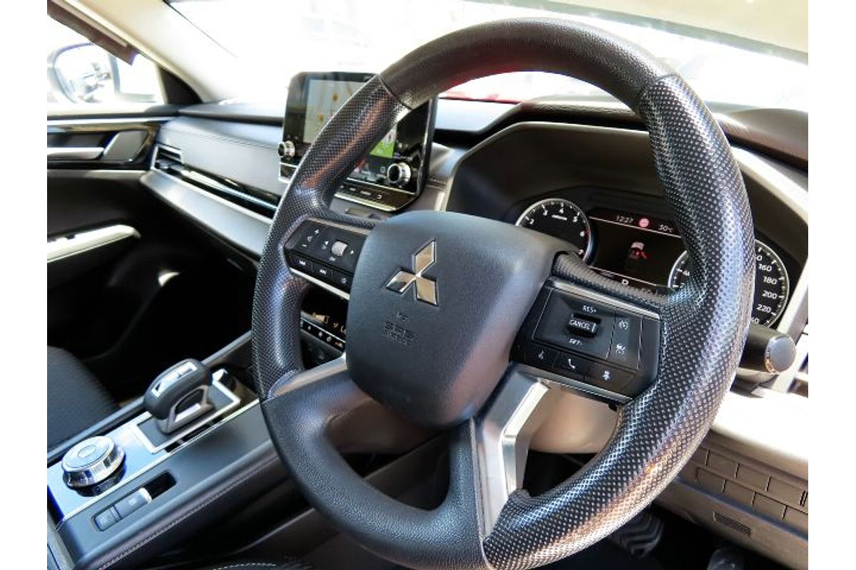 2022 Mitsubishi Outlander ES ZM