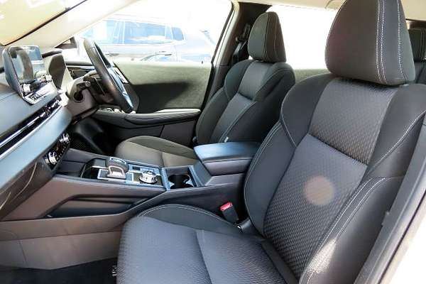 2022 Mitsubishi Outlander ES ZM