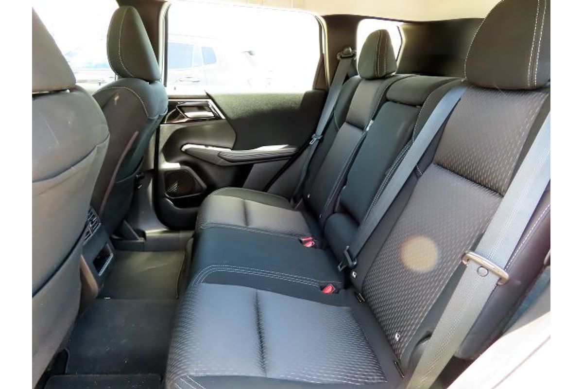 2022 Mitsubishi Outlander ES ZM