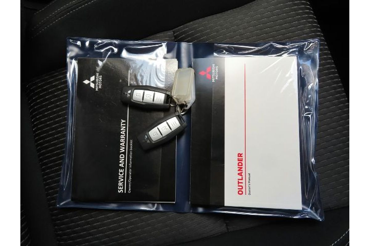 2022 Mitsubishi Outlander ES ZM