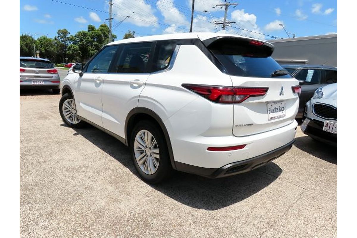 2022 Mitsubishi Outlander ES ZM