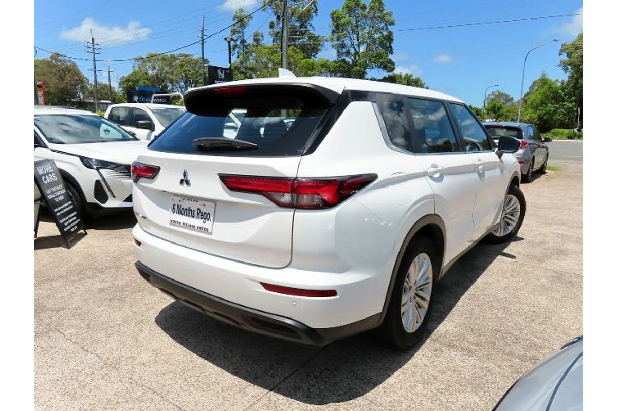 2022 Mitsubishi Outlander ES ZM