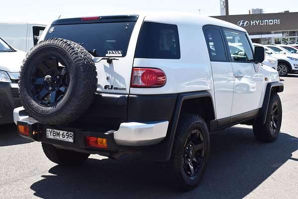2013 Toyota FJ Cruiser GSJ15R