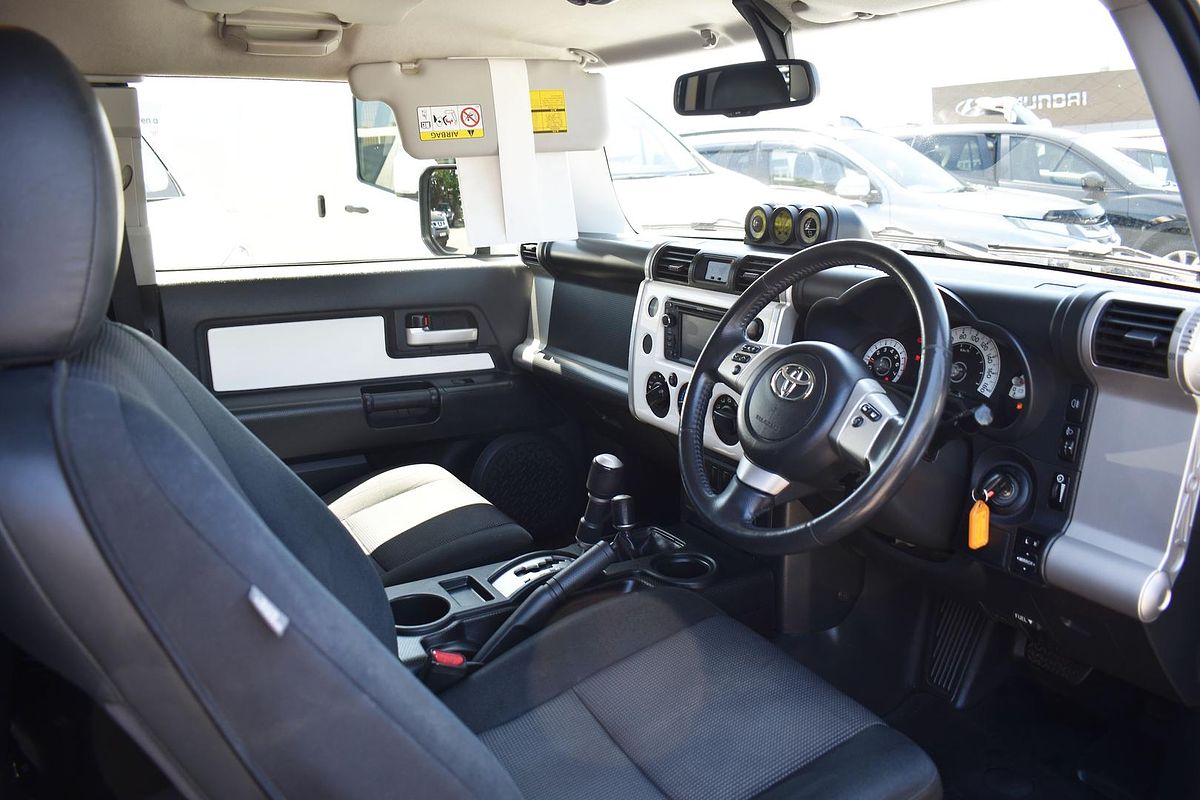 2013 Toyota FJ Cruiser GSJ15R