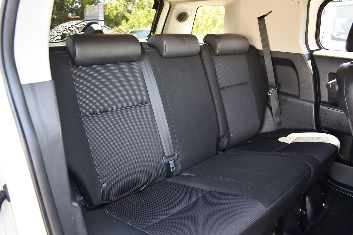 2013 Toyota FJ Cruiser GSJ15R