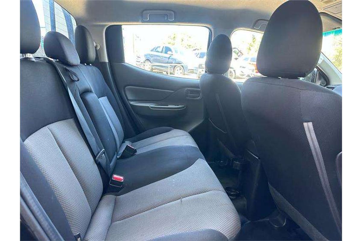 2015 Mitsubishi Triton GLX MQ 4X4