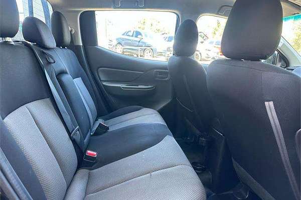 2015 Mitsubishi Triton GLX MQ 4X4