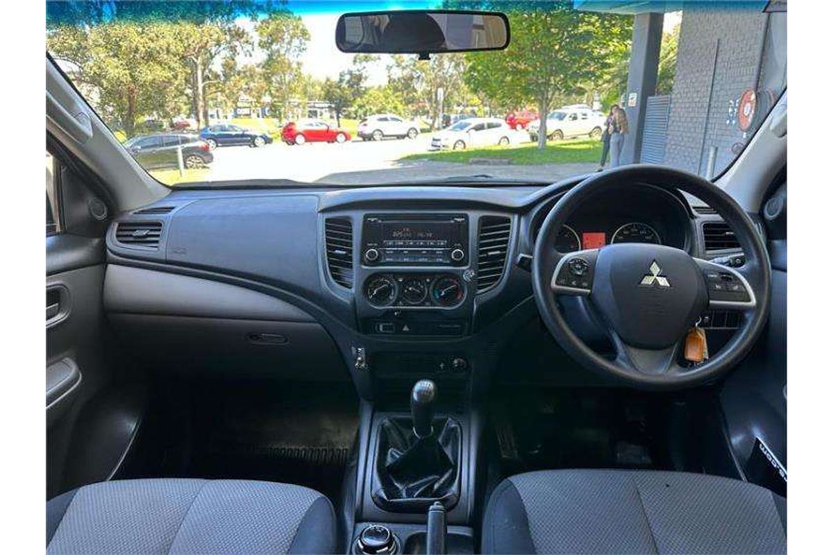 2015 Mitsubishi Triton GLX MQ 4X4