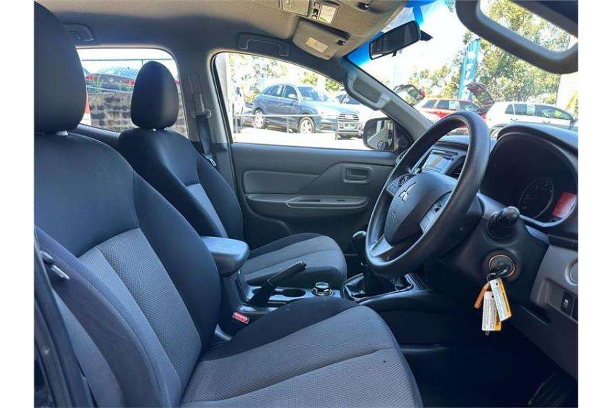 2015 Mitsubishi Triton GLX MQ 4X4