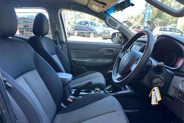 2015 Mitsubishi Triton GLX MQ 4X4