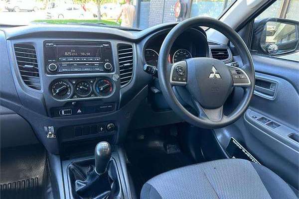 2015 Mitsubishi Triton GLX MQ 4X4