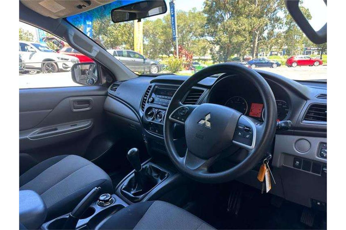 2015 Mitsubishi Triton GLX MQ 4X4