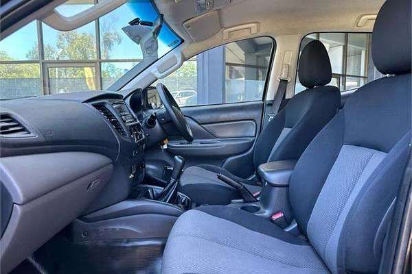 2015 Mitsubishi Triton GLX MQ 4X4