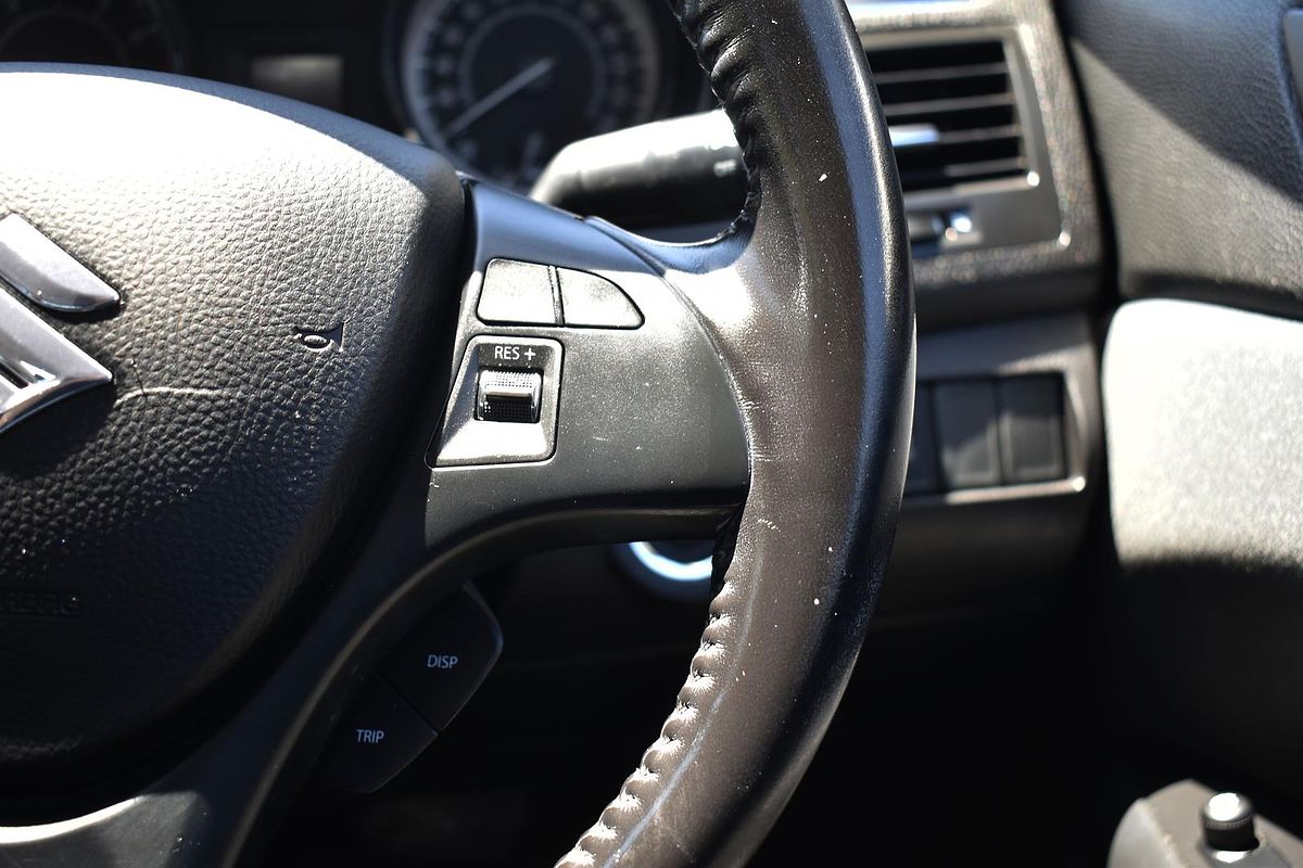 2011 Suzuki Kizashi Touring FR