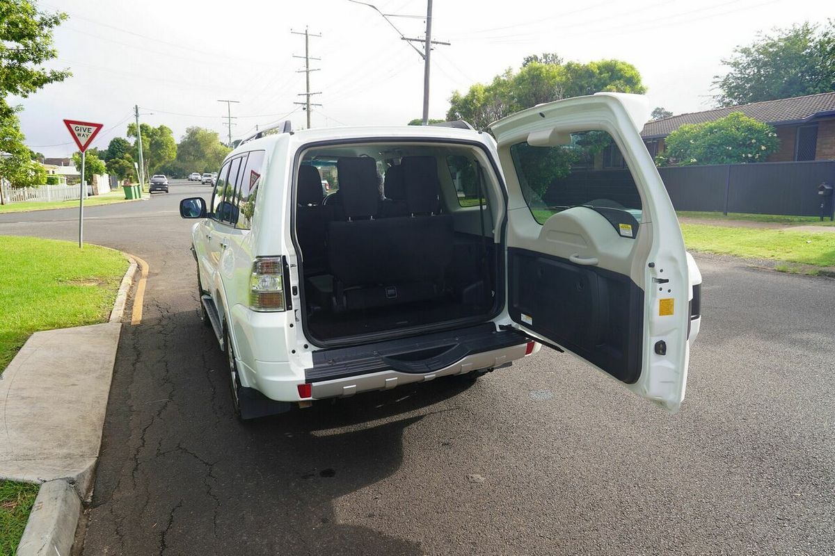 2017 Mitsubishi Pajero GLX LWB (4x4) NX MY17