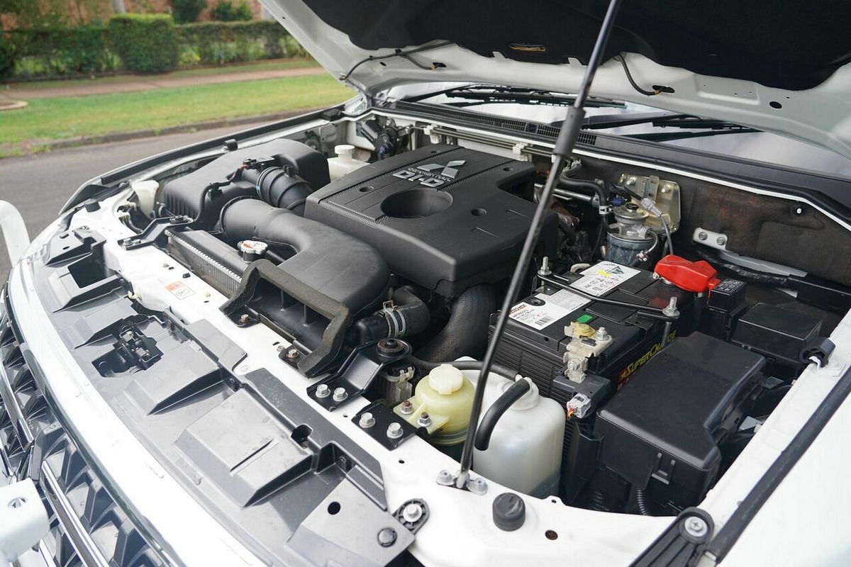 2017 Mitsubishi Pajero GLX LWB (4x4) NX MY17