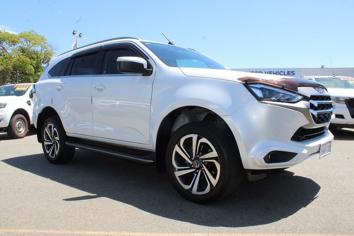 2022 Isuzu MU-X LS-T