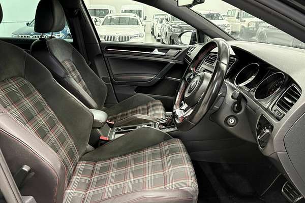 2014 Volkswagen Golf GTI 7