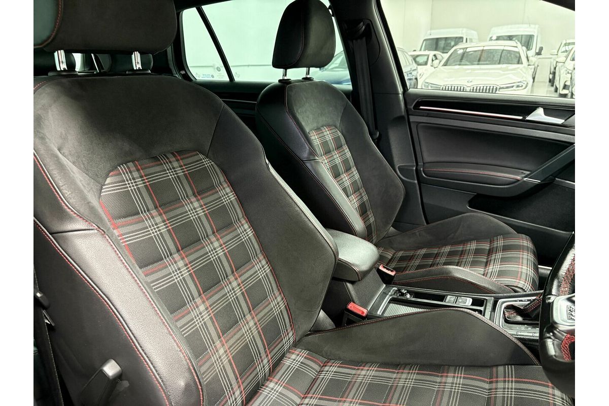 2014 Volkswagen Golf GTI 7