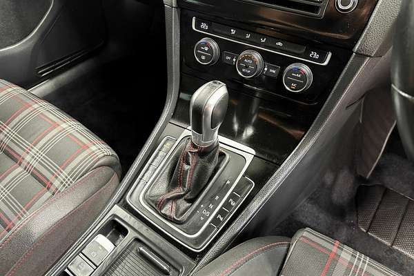 2014 Volkswagen Golf GTI 7