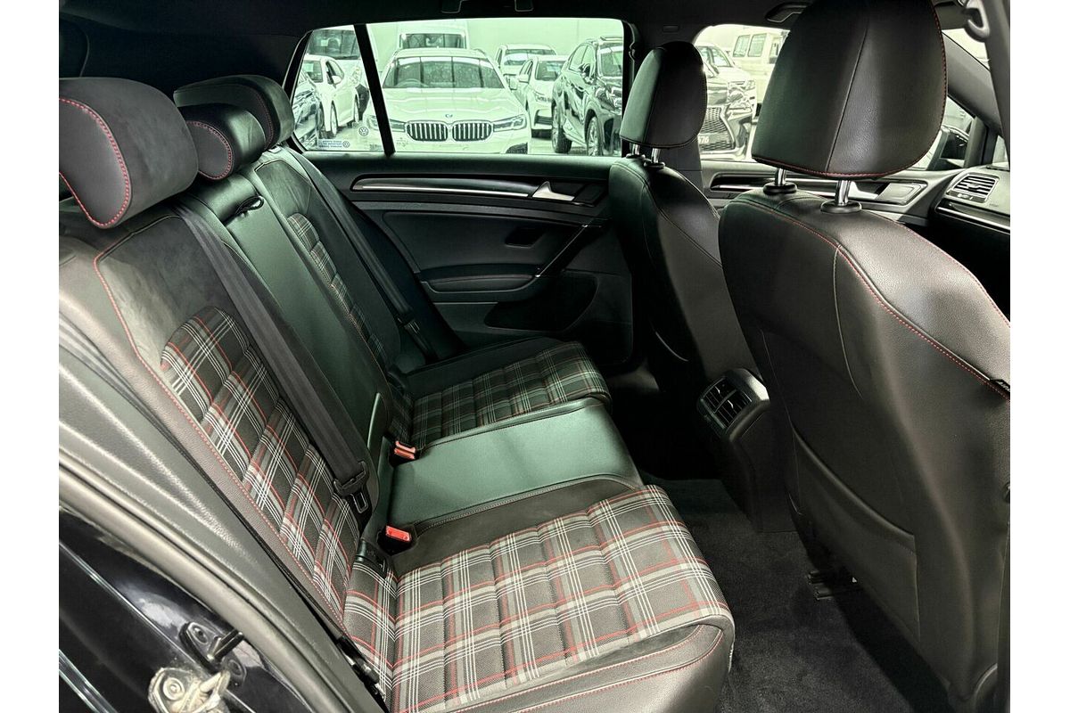 2014 Volkswagen Golf GTI 7