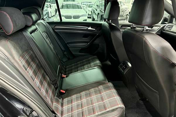 2014 Volkswagen Golf GTI 7
