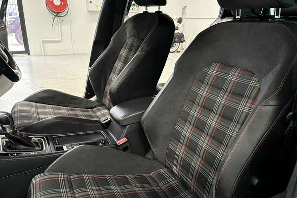 2014 Volkswagen Golf GTI 7