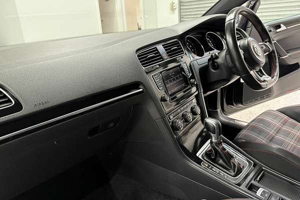 2014 Volkswagen Golf GTI 7