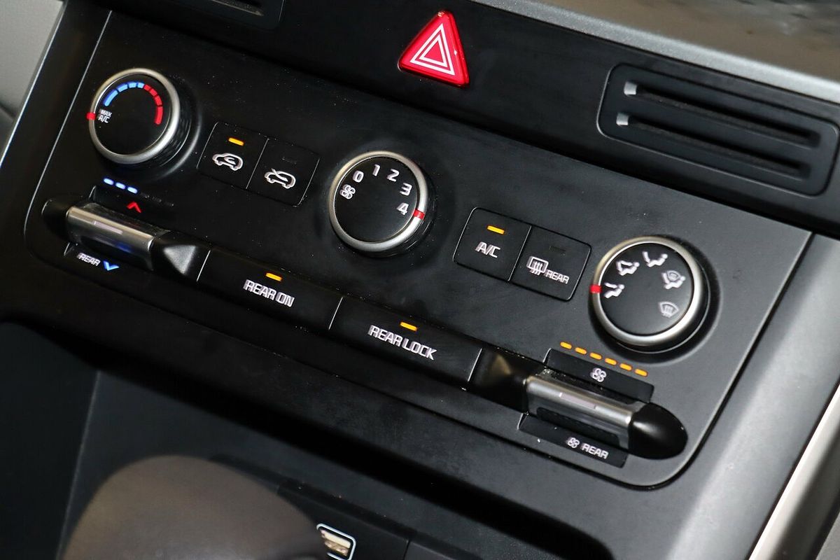 2024 Kia Carnival S KA4
