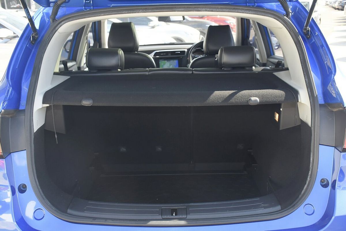 2018 MG ZS Essence AZS1