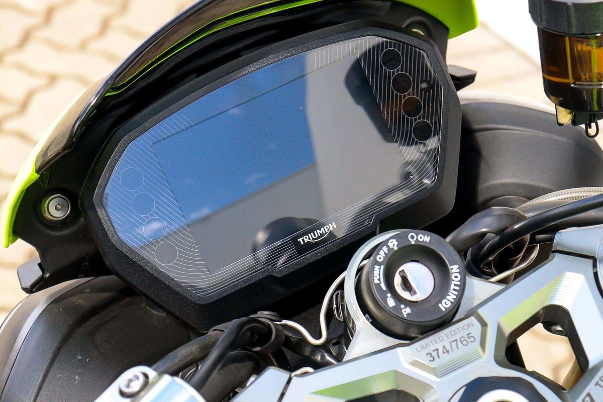 2023 Triumph STREET TRIPLE