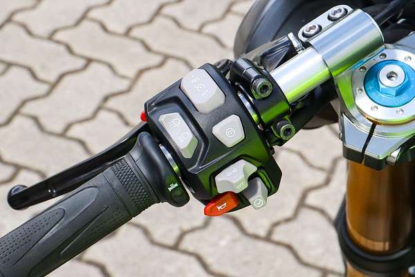 2023 Triumph STREET TRIPLE