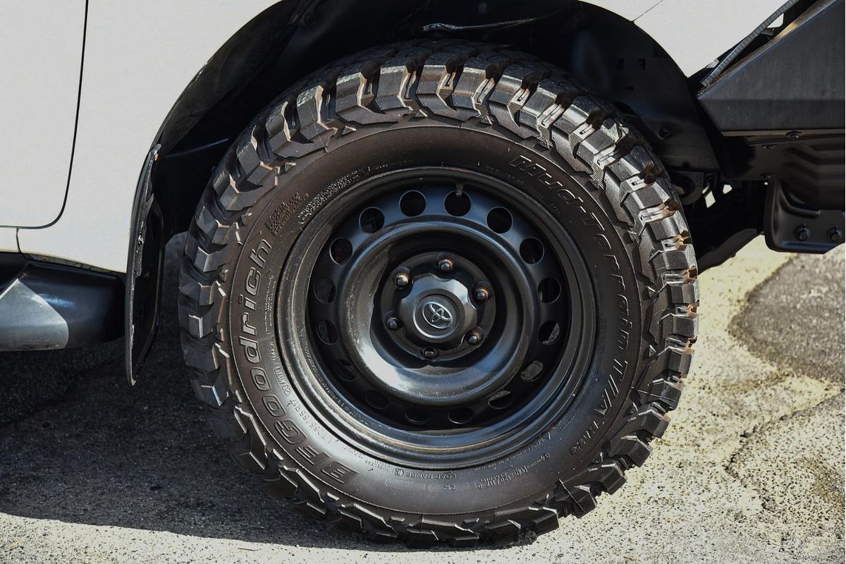 2019 Toyota Hilux SR GUN126R 4X4